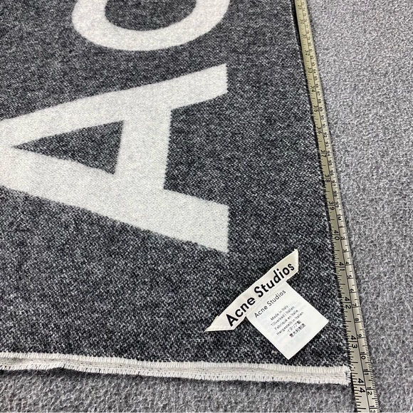 ACNE STUDIOS Gray Jacquard Scarf Rectangular - Picture 11 of 13